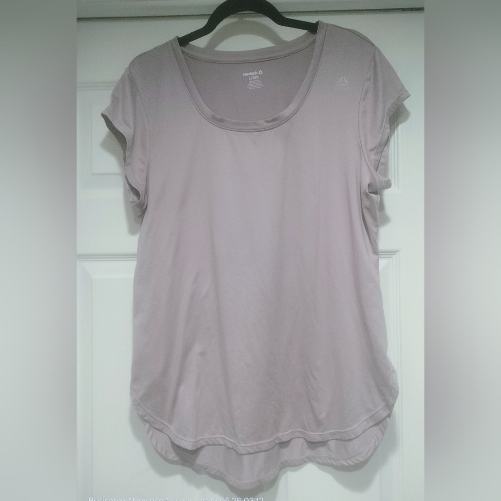 EUC REEBOK TEE